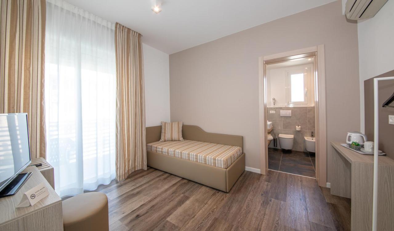 Mayer Hotel 3*